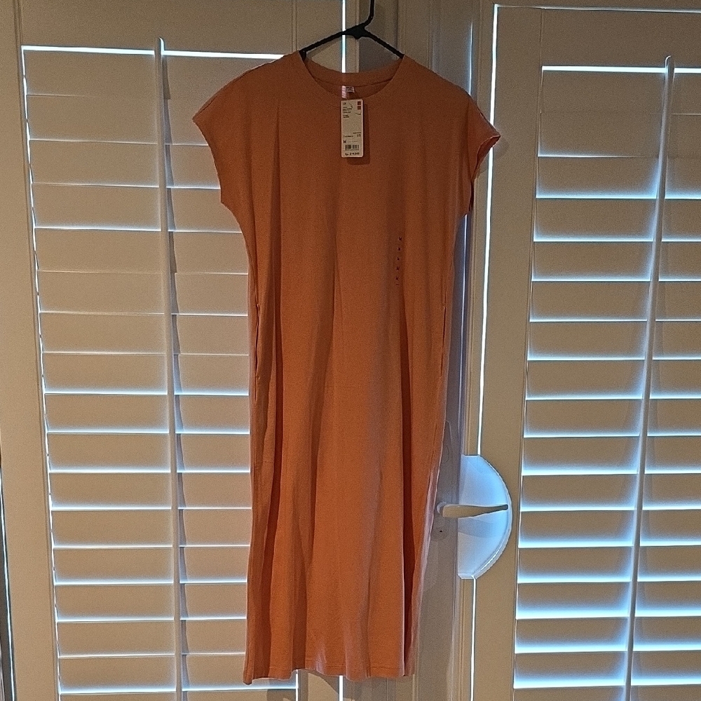 Uniqlo Chic Peach/Pink Midi Dress